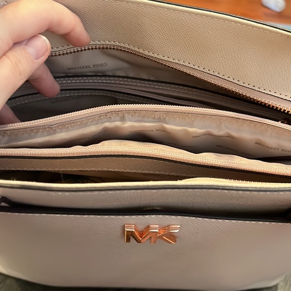 Blush Michale Kors Leather Tote - Picture 6 of 6